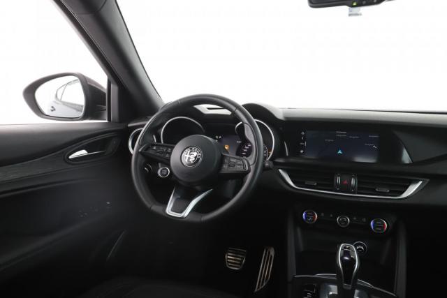 Alfa Romeo Stelvio image 1