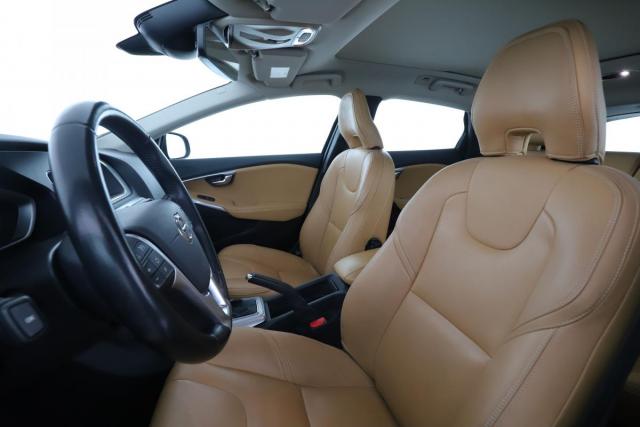 Volvo V40 image 1