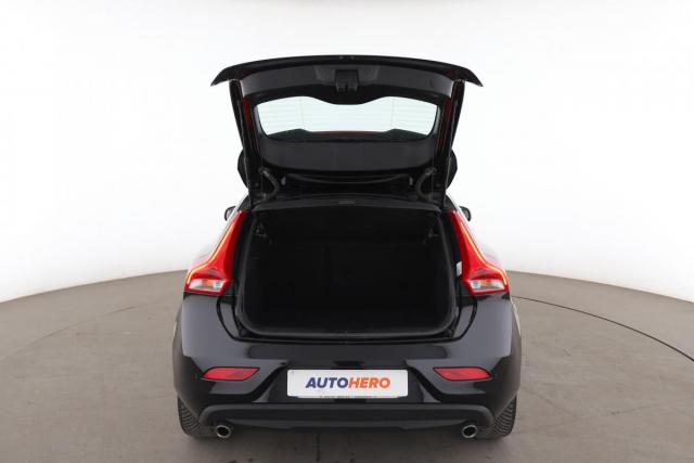 Volvo V40 image 2