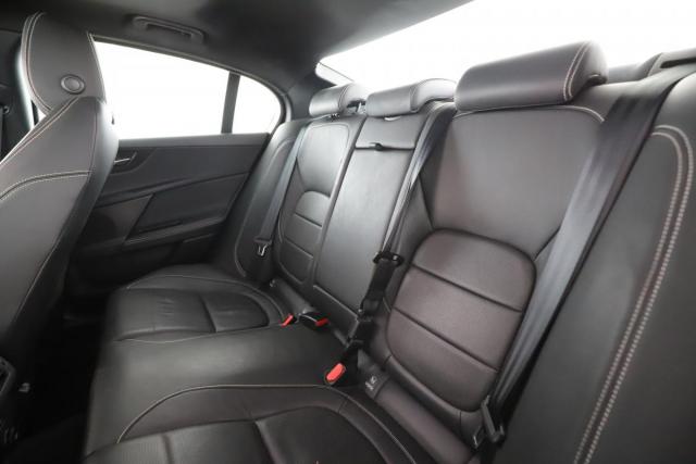 Jaguar Xe image 2