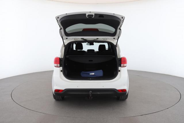 Kia Carens image 4
