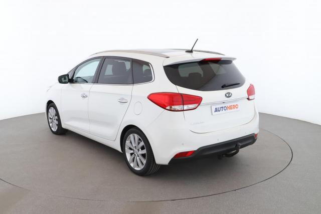 Kia Carens image 5