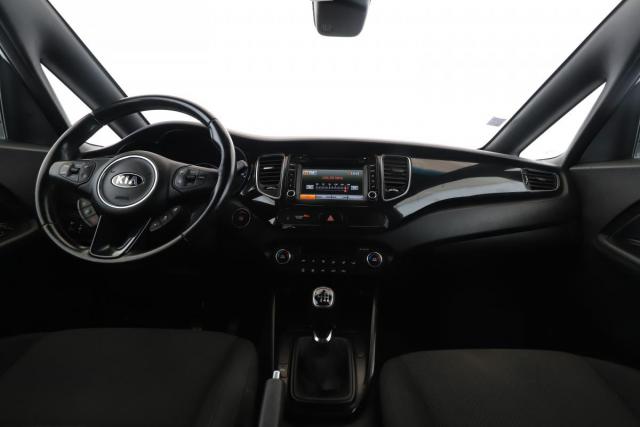 Kia Carens image 7