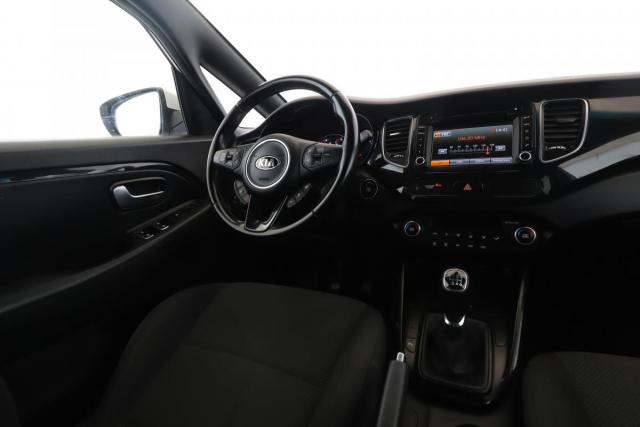 Kia Carens image 6