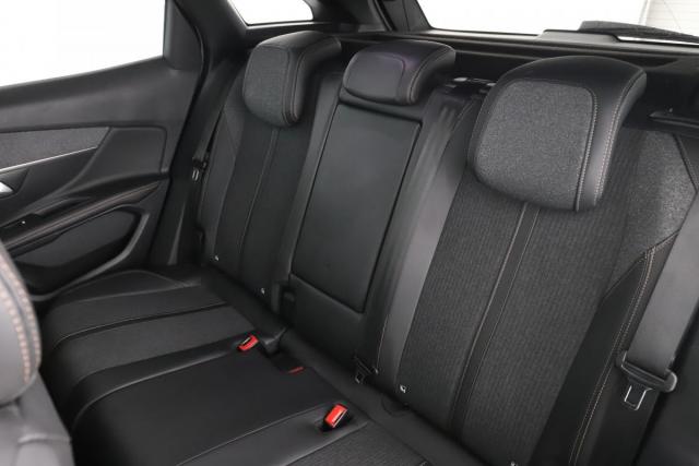 Peugeot 3008 image 3