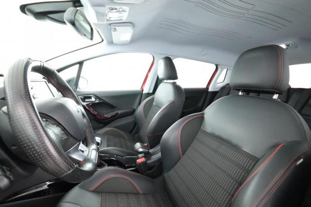 Peugeot 2008 image 9