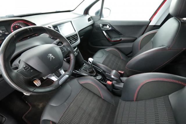 Peugeot 2008 image 2