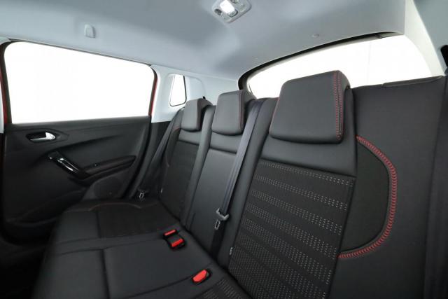 Peugeot 2008 image 1