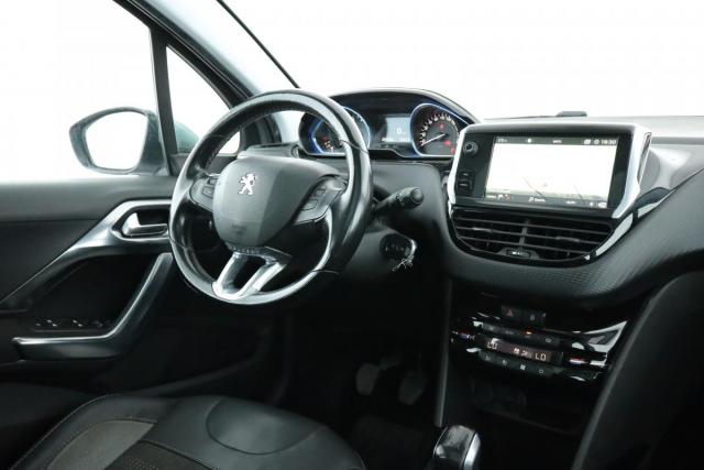 Peugeot 2008 image 8