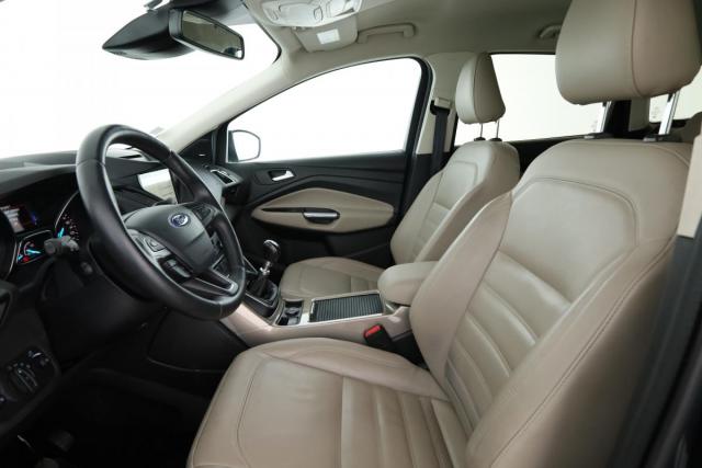 Ford Kuga image 2