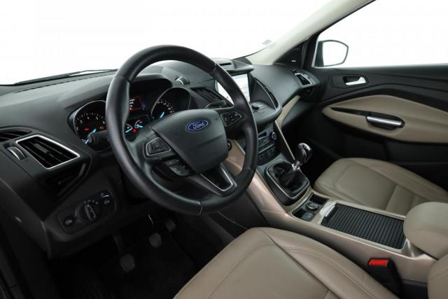 Ford Kuga image 3