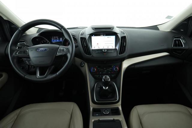 Ford Kuga image 4