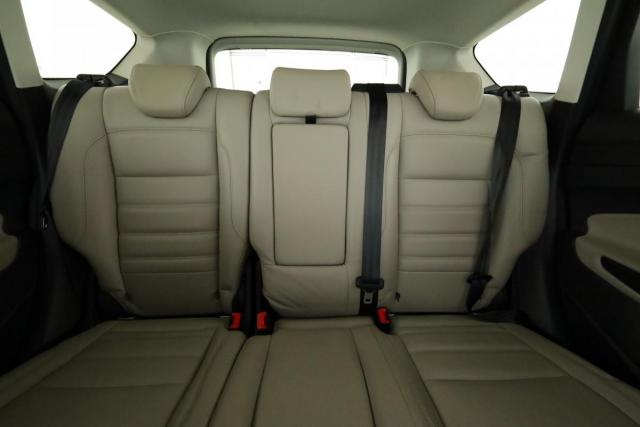 Ford Kuga image 9