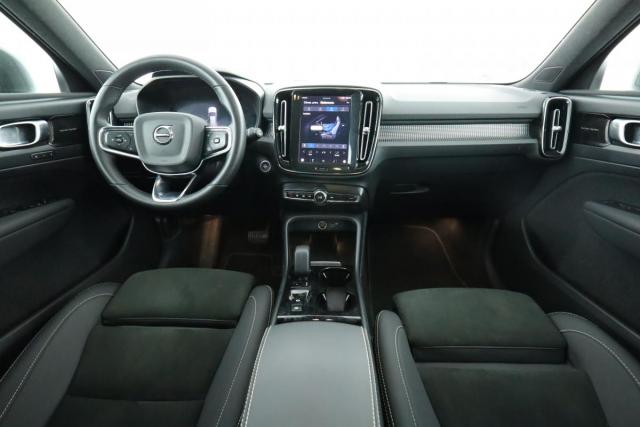 Volvo Xc40 image 9