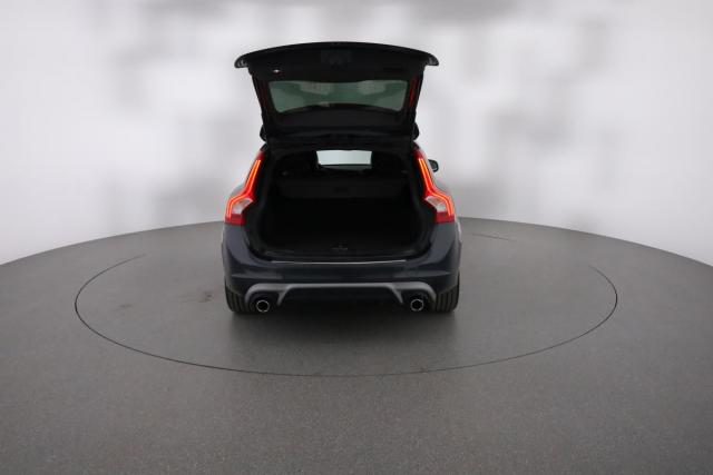 Volvo V60 image 2