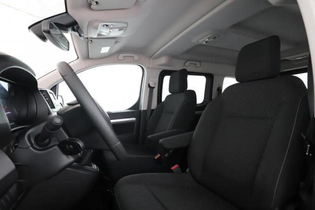 Opel Zafira Life image 2