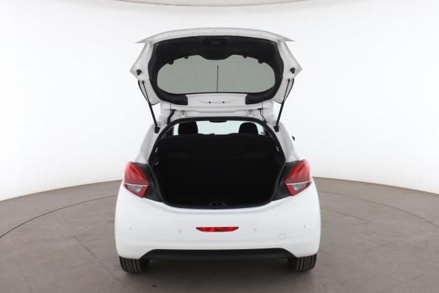 Peugeot 208 image 8