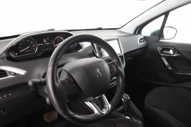 Peugeot 208 image 6