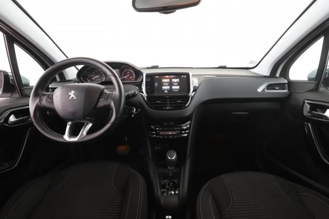 Peugeot 208 image 3