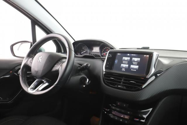 Peugeot 208 image 2