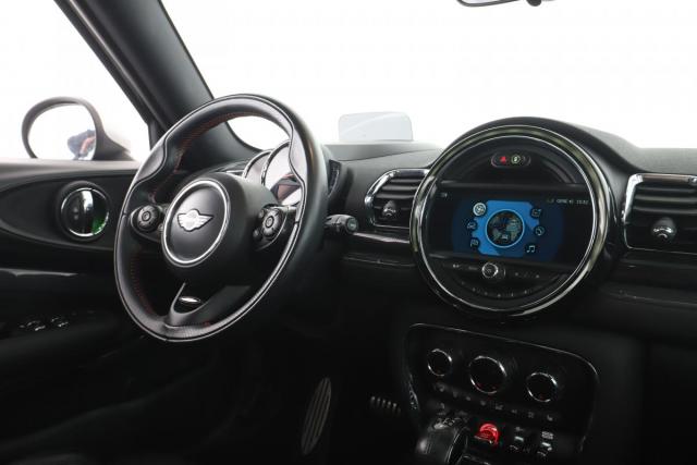 Mini Clubman image 4