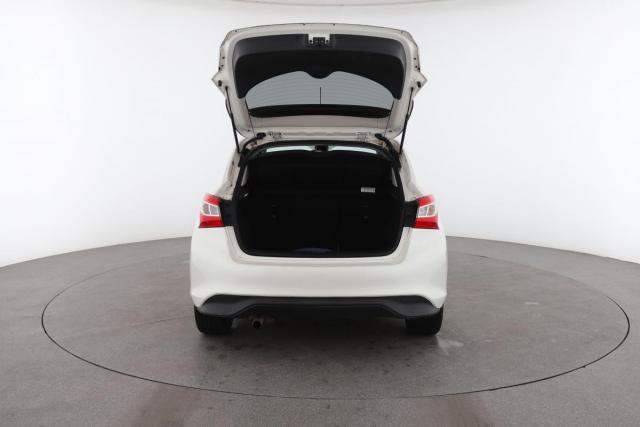 Nissan Pulsar image 2
