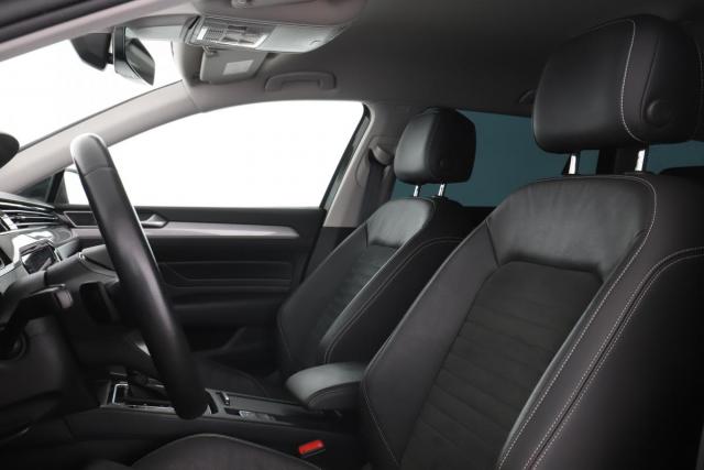 Volkswagen Passat Sw image 2
