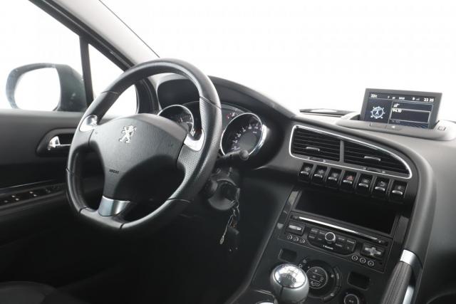 Peugeot 3008 image 2
