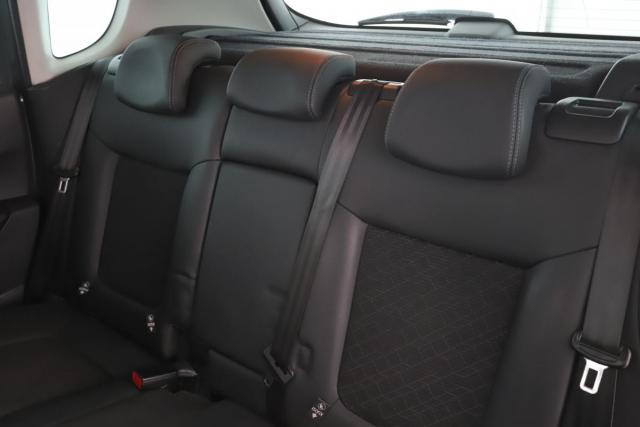 Peugeot 3008 image 3