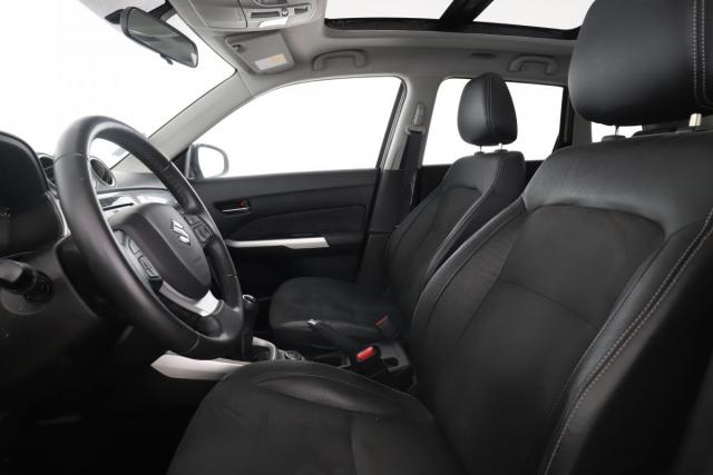 Suzuki Vitara image 6