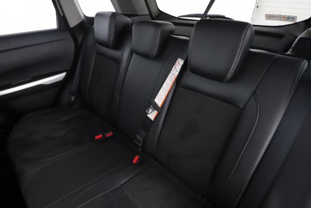 Suzuki Vitara image 7
