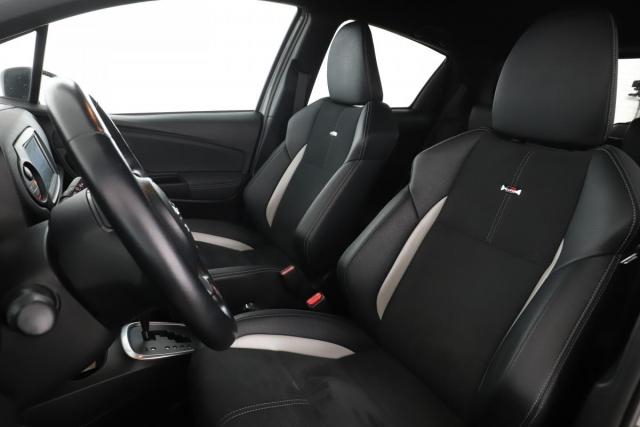Toyota Yaris image 2