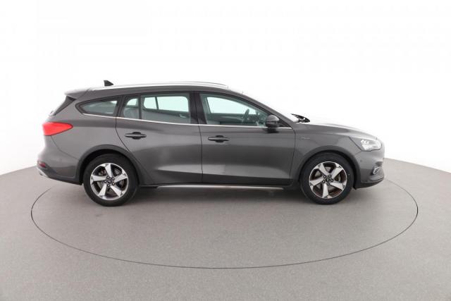 Ford Focus image 9