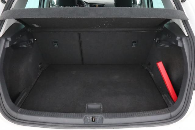 Volkswagen Golf image 8