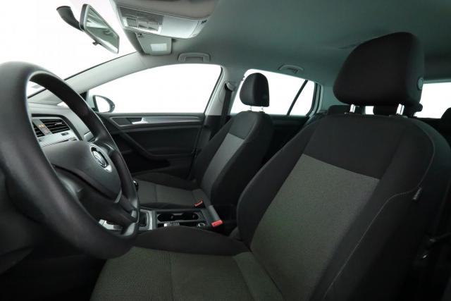 Volkswagen Golf image 9