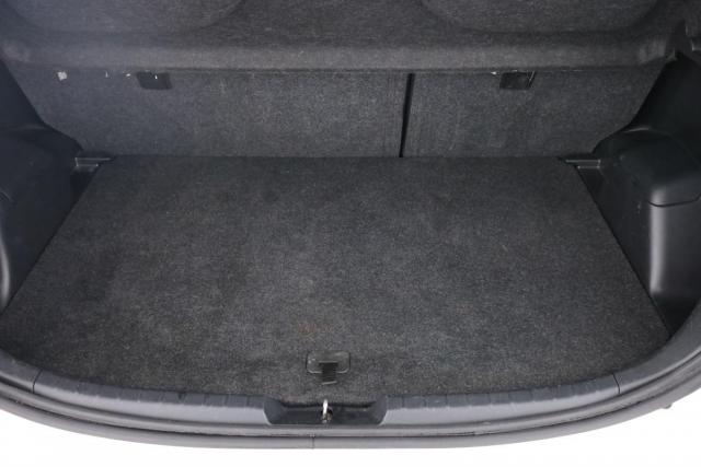 Toyota Yaris image 8