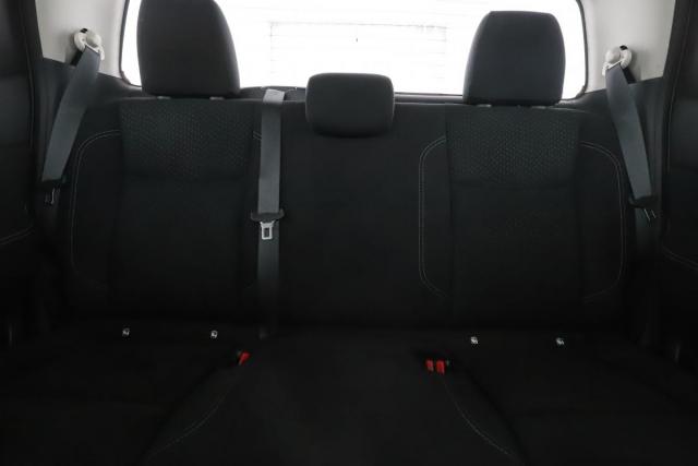Nissan Navara image 4