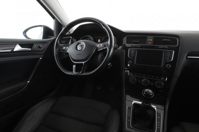 Volkswagen Golf image 8
