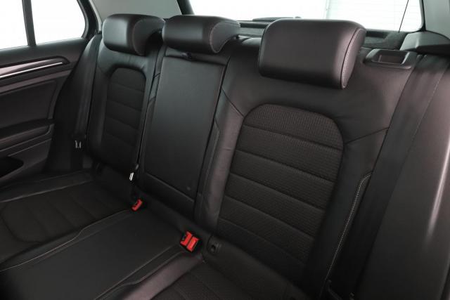 Volkswagen Golf image 1