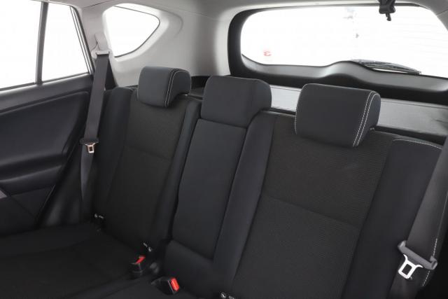 Toyota Rav4 image 6