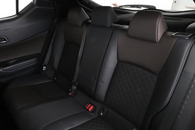 Toyota C-Hr image 5