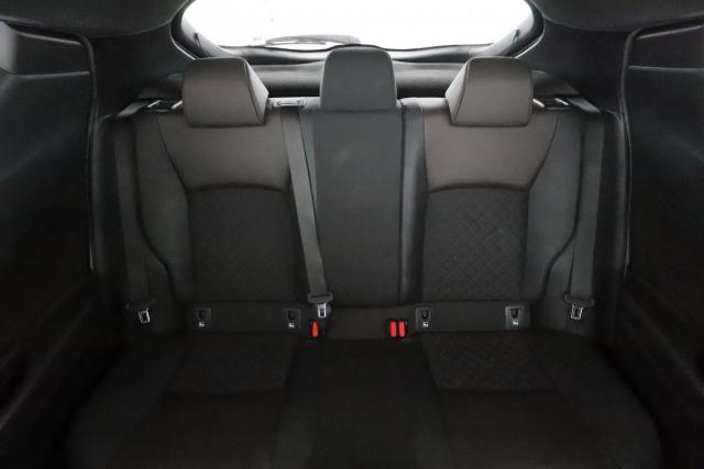 Toyota C-Hr image 2