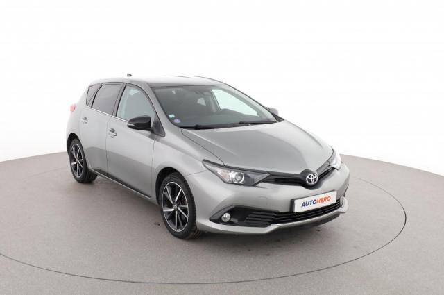 Toyota Auris image 2