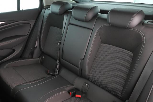 Opel Insignia image 1