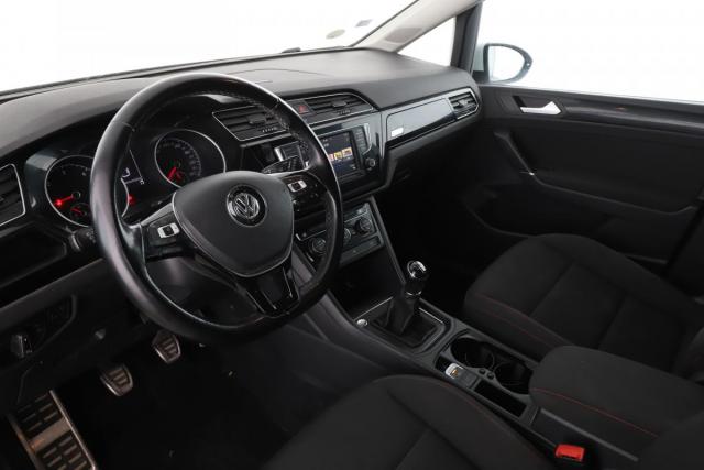 Volkswagen Touran image 2