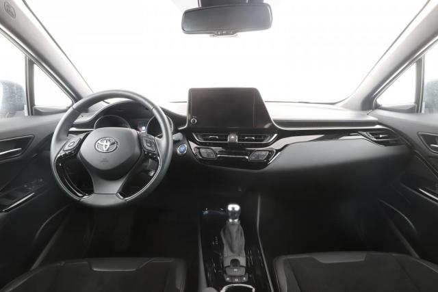 Toyota C-Hr image 1