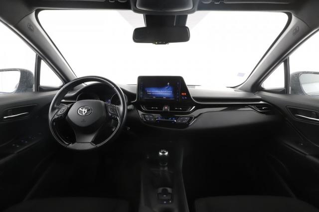 Toyota C-Hr image 5