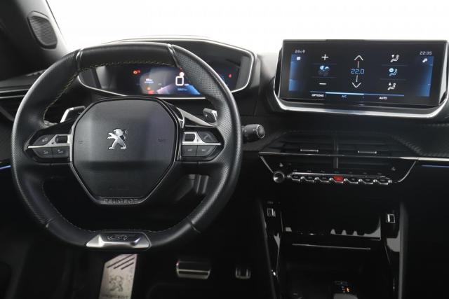 Peugeot 2008 image 1