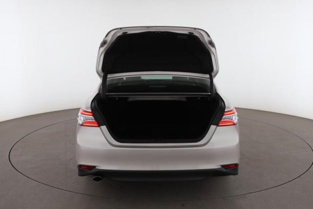 Toyota Camry image 9