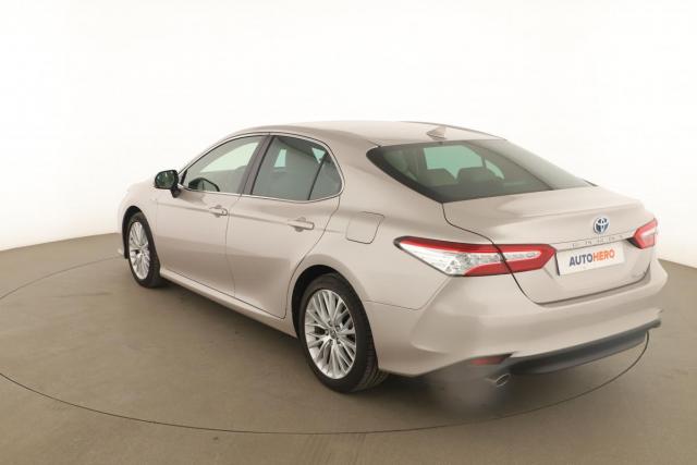 Toyota Camry image 8
